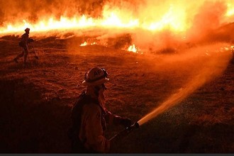 Che đậy án mạng, gây ra thảm họa cháy rừng lớn nhất California