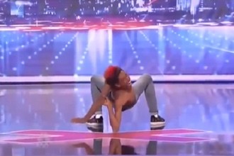 Màn uốn dẻo kinh ngạc của thí sinh America's Got Talent