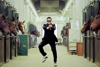 Lượt xem khủng khiếp của Gangnam Style phá vỡ mã YouTube