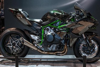 Soi chi tiết siêu môtô Kawasaki Ninja H2R giá 50.000 USD