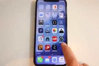 Video Con “khoe hàng” iPhone X, bố bị Apple đuổi việc