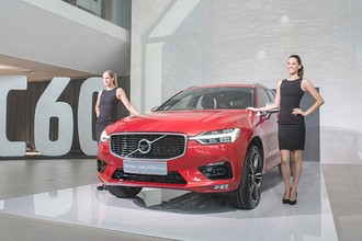 SUV hạng sang Volvo XC60 2018 "chốt giá" từ 3,8 tỷ 