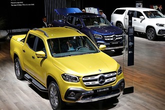 BMW “chê khéo" Mercedes-Benz về mẫu bán tải X-Class