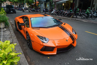 Lamborghini Aventador LP700-4 hơn 20 tỷ khoác áo cam nổi bật