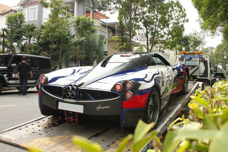 Pagani Huayra hơn 80 tỷ của Minh Nhựa vận chuyển đến nhà Cường Đô la