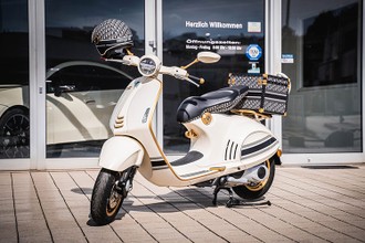 Vespa 946 Christian Dior giá 1,55 tỷ đồng, đắt hơn cả Toyota Camry