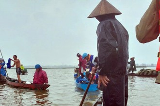 Lật ghe trong đêm khuya, hai mẹ con bị tử vong thương tâm