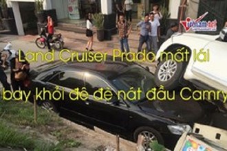 Video: Land Cruiser Prado mất lái bay khỏi đê đè nát đầu Camry