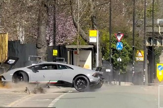  Video: Lamborghini Huracan Performante nát bét, tài xế khóc ngất trời