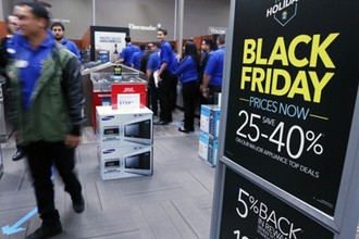 Hậu trường chuẩn bị ngày Black Friday trước giờ G