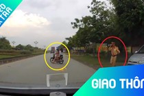 Video: Không đội mũ bảo hiểm, hai cô gái quay đầu khi thấy CSGT