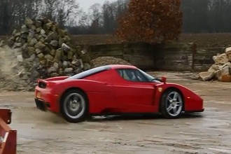 Xem nông dân Nga drift xe Ferrari siêu đỉnh