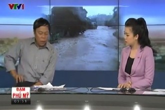 Phóng viên VTV ném điện thoại khi đang ghi hình