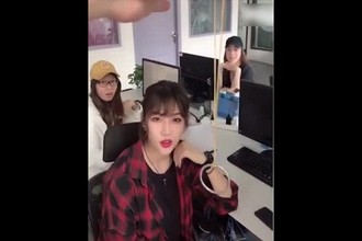 Video: “Lấy le” với gái xinh là cả một nghệ thuật