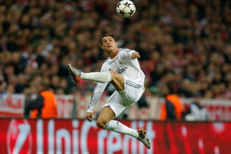 Những pha xử lý bóng ngớ ngẩn của Cristiano Ronaldo