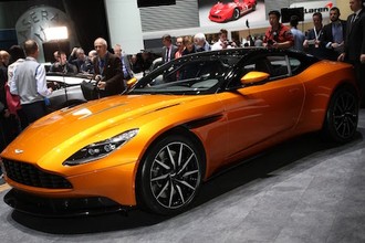 “Soi từng ngóc ngách” siêu coupe Aston Martin DB11 mới