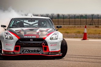 Siêu xe Nissan GT-R drift mạnh nhất Thế giới