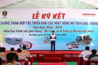 Honda Việt Nam cùng CSGT triển khai các hoạt động ATGT 