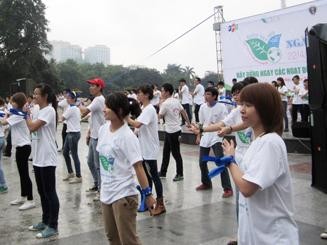 Flash mob “cực chất” hưởng ứng Ngày trái đất 2013