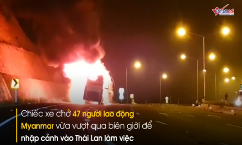 Video: Xe bus cháy rừng rực, hàng chục người thiệt mạng 