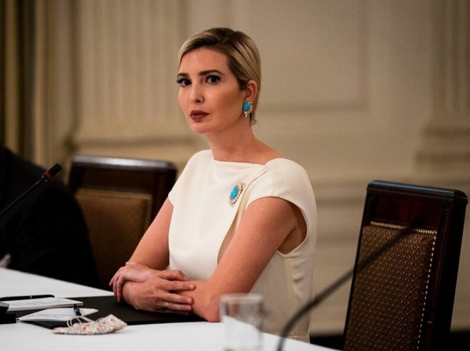 4 năm bố làm tổng thống, Ivanka Trump được tặng quà gì?  