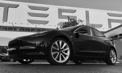 Ôtô hot nhất - Tesla Model 3 giá 780 triệu xuất xưởng