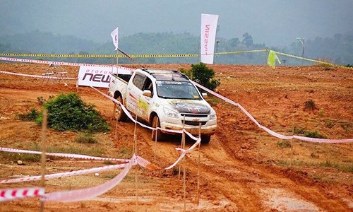 Gần 80 xe ôtô tranh tài tại Vietnam Offroad Cup 2017