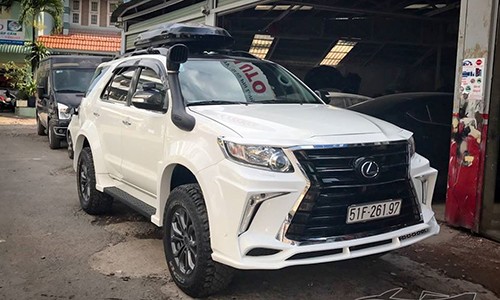 Toyota Fortuner độ xe sang Lexus siêu rẻ tại Sài Gòn