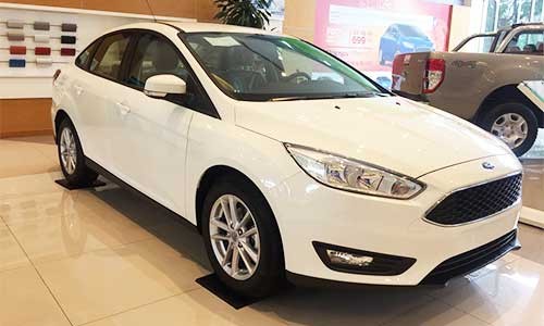 Xe ế Ford Focus giảm giá còn 570 triệu đồng tại VN