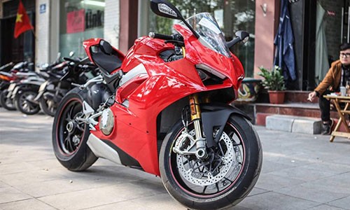 Dân chơi Hà thành bán Ducati Panigale V4 S chỉ 1,4 tỷ đồng