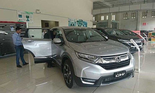 Honda CR-V 2018 vừa mua 2 tuần tại Việt Nam đã gỉ sét