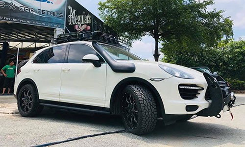 Dân chơi Việt độ Porsche Cayenne tiền tỷ thành xe off-road