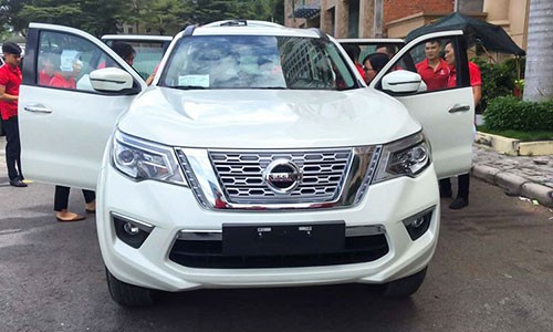 Cận cảnh Nissan Terra mới giá từ 986 triệu tại Việt Nam