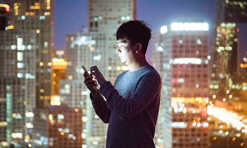 Muốn vào Trung Quốc, Google và Facebook phải "biết điều"