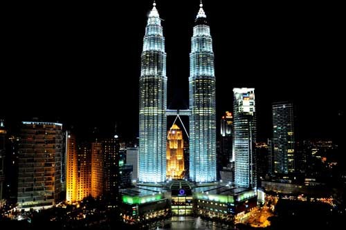 Khám phá Tháp đôi Petronas - Niềm kiêu hãnh của nhân dân Malaysia