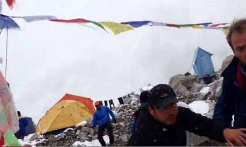 Video khoảnh khắc hãi hùng về thảm họa trên đỉnh Everest