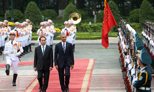 Video: Chủ tịch nước tiếp đón trang trọng Tổng thống Obama