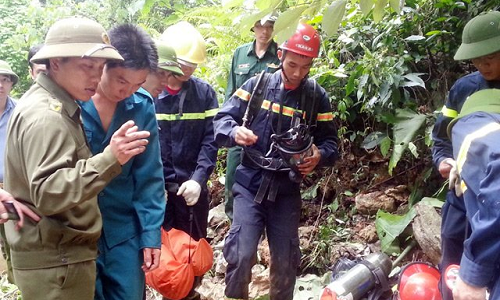 Thêm lực lượng cứu phu vàng mắc kẹt trong hang ở Thanh Hóa