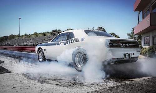 Đốt cháy đường đua cùng “gã cơ bắp” Dodge Challenger Drag Pak