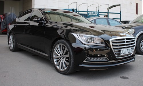 Soi “xế sang” Hyundai Genesis Sedan 2015 đầu tiên về VN