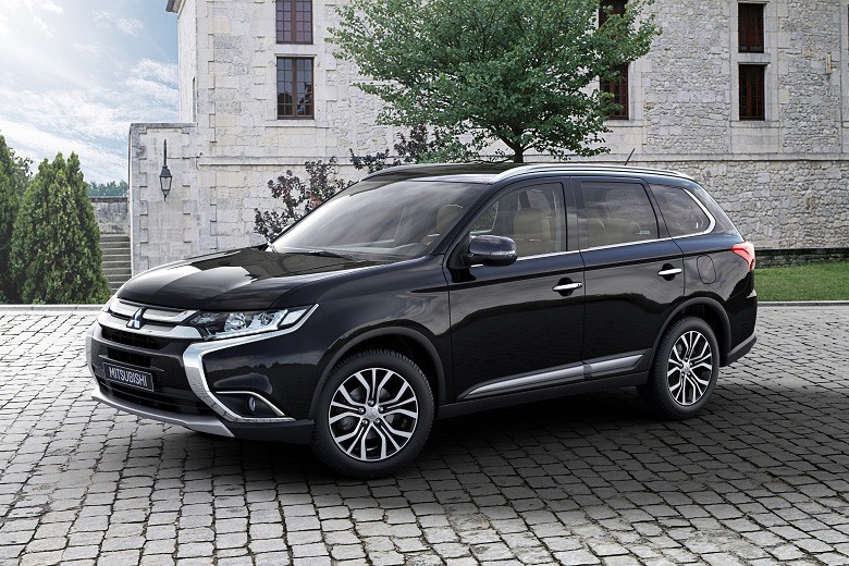 Triệu hồi xe Mitsubishi Outlander 2016 "dính lỗi" chốt cửa