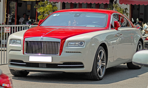 Xe sang Rolls-Royce Wraith màu độc dạo phố HN