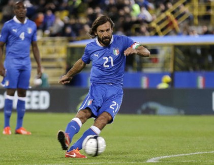 Pha sút phạt cực dị của Pirlo khiến người Anh thót tim