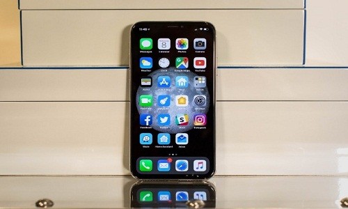 Tại sao thiết kế notch trên iPhone X đẹp hơn trên Android?