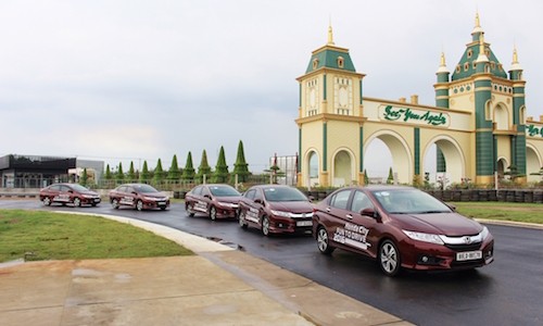 “Đua nóng” Honda City tại trường đua lớn nhất Việt Nam