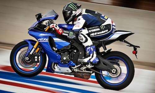 Siêu môtô Yamaha R1 phiên bản 2017 "chốt giá" 616 triệu