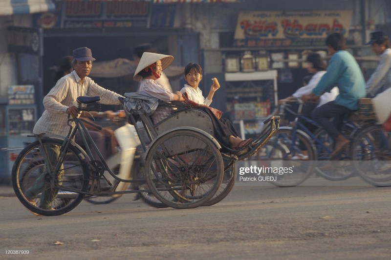 Cuộc sống sinh động ở Việt Nam cuối thập niên 1990 