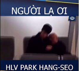 Video: Hành động siêu dễ thương của Công Phượng và HLV Park Hang-seo