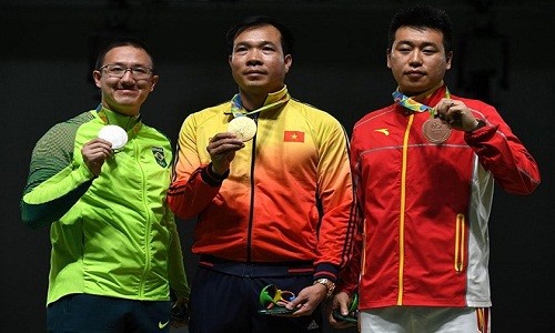 Giành HCV Olympic Rio 2016, Hoàng Xuân Vinh được thưởng nóng