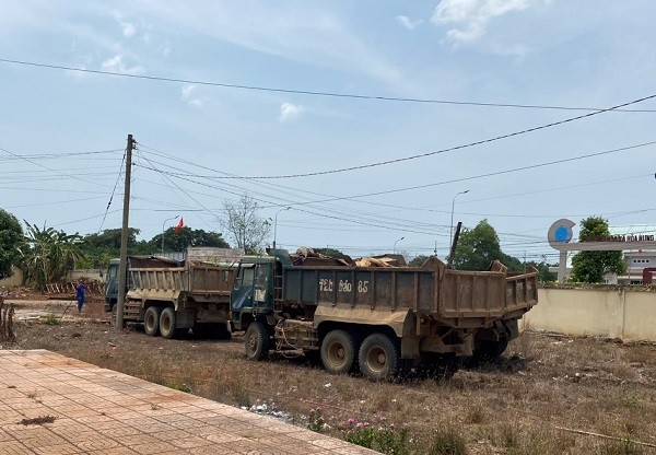 Bà Rịa - Vũng Tàu: Khai thác đất trái phép tại khu vực lòng hồ sông Ray